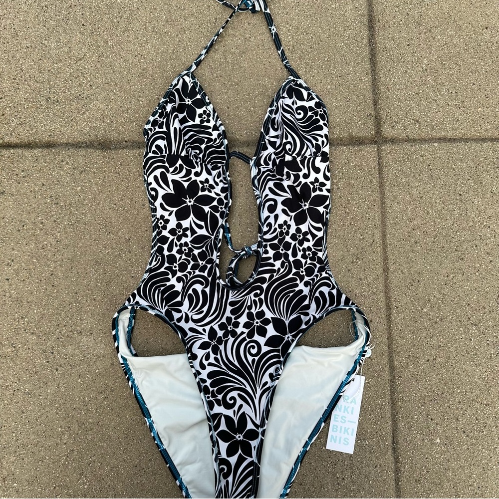 Frankie’s Bikini Amanda One Piece